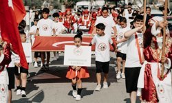 23 Nisan Ulusal Egemenlik ve Çocuk Bayramı...Değirmenlik Sadık Cemil Stadyumu’nda üç okulun katılımıyla tören düzenlendi