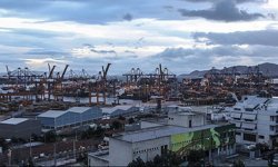 Pire Limanı'nda 1500 konteyner incelenmeyi bekliyor