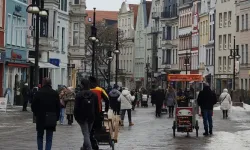 Almanya'da her beş gençten biri ülkeden ayrılmayı düşünüyor