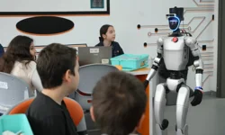 Türkiye'nin nüfusa kaydedilen ilk robotu işe başladı