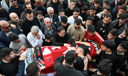 Kahramanmaraş'taki okul saldırısında yaşamını yitiren öğretmen ve öğrenciler gözyaşlarıyla uğurlandı