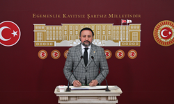 Karayel, GKRY'deki bayrak yakma eylemine tepki gösterdi: "Düşmanca bir zihniyetin dışa vurumu"