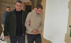 Lefkoşa’da polis binasında tehditler savuran zanlı mahkemeye çıkarıldı