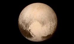 Plüton için yeni umut: NASA başkanı gezegen yapılsın istiyor