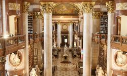 Avusturya Ulusal Kütüphanesi’nin Devlet Salonu barok mimarisiyle dikkati çekiyor