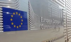 Avrupa Komisyonu'ndan Güney Kıbrıs ve İngiliz üslerine Yeşil Hat uyarısı