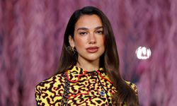 Dua Lipa, fotoğrafını izinsiz kullandığı gerekçesiyle Samsung'a 15 milyon dolarlık dava açtı