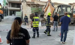 Larnaka'da terk edilmiş evin çatısı çöktü