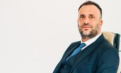 Çeler: “Vatandaşlar, siyasetçilerle aralarındaki uçurumun kapanmasını istiyor”