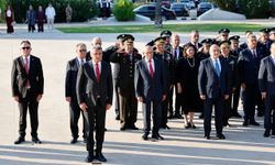 20 Temmuz Barış ve Özgürlük Bayramı’nın 52’nci yıl dönümü… Dr. Fazıl Küçük’ün Anıt Mezarı’nda tören düzenlendi