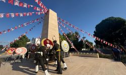 20 Temmuz Barış Harekatı'nın 52'nci yıl dönümü... Lefkoşa'daki ilk tören Şehitler Anıtı önünde düzenlendi