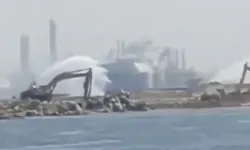 Mısır, Dimyat Limanı'ndaki iki gaz depolama gemisinde çıkan yangının İHA saldırısından kaynaklandığını doğruladı