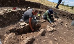 Hattuşa'da yaklaşık 2 bin 300 yıllık yeni mezarlar bulundu