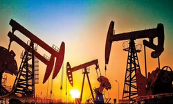 Brent petrolün varili ticari gerilimlerin artmasıyla 90 doların altına geriledi