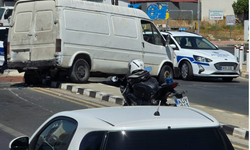 İki Kıbrıslı Türk’ün bulunduğu araç polis kovalamacası sonucu durdurulabildi