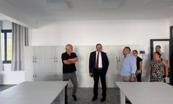 Bakan Çavuşoğlu Erenköy Lisesi’ni ziyaret etti