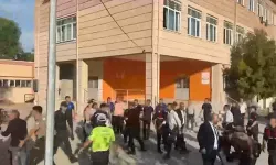 Manisa Turgutlu'da lisenin önünde silahlı saldırı: Yaralılar var