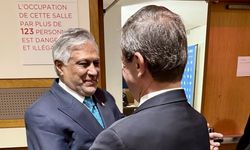 Ertuğruloğlu, Pakistan Dışişleri Bakanı Mohammad Ishaq Dar'la görüştü