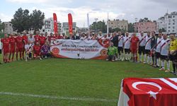 İzolasyonlara karşı dostluk maçı