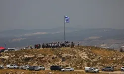 İngiltere'nin Batı Şeria'daki yasa dışı Yahudi yerleşimlerine yaptırımlarının olası etkileri tartışılıyor