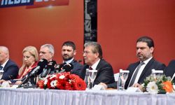 Üstel: “Şov yapan bir parti değiliz… En büyük projeleri hayata geçiriyoruz”