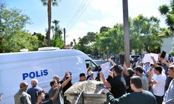 Yakınlarını kaybeden aileler Girne Mahkemesi önünden seslendi: “Müebbet istiyoruz”