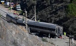 İspanya’da Feci Kaza: İki Hızlı Tren Çarpıştı, 46 Kişi Hayatını Kaybetti