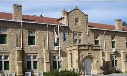 Limasol Mahkemesi’ne bıçak ve penseyle girmeye çalışan kadın tutuklandı