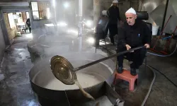 Lübnan'da üreticiler, İsrail saldırıları sürerken asırlık pekmez geleneğini yaşatıyor