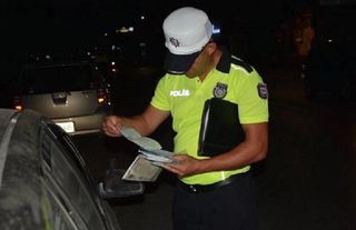 Trafik denetimlerinde 320 kişiye rapor, 35 araca trafikten men…