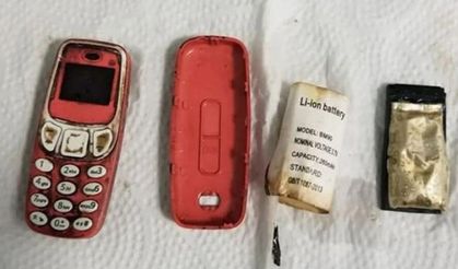 Midesinden Nokia 3310 model cep telefonu çıktı