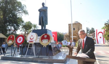 30 Ağustos Zafer Bayramı dolayısıyla Atatürk Anıtı'nda tören düzenlendi