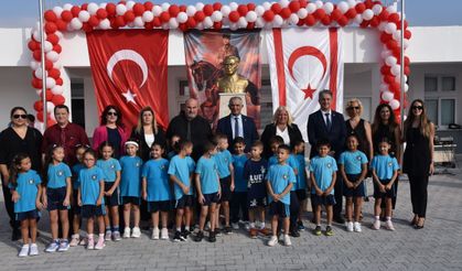 İlköğretimde yeni ders yılı başladı. Bakan Çavuşoğlu Çayırova İlkokulu binasının açılışını yaptı