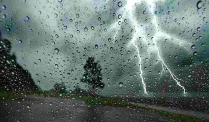 Meteoroloji, bugün saat 12.00’den 17.00’ye kadar kuvvetli yağış uyarısı yaptı