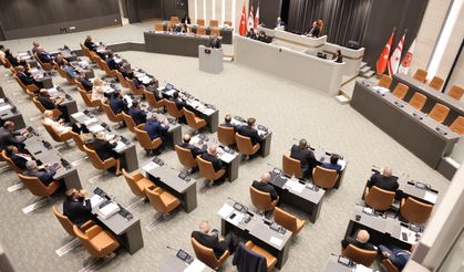 Meclis Genel Kurul'u genel seçimlerin 6 Aralık'ta yerel seçimlerle birlikte yapılmasını onayladı