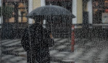 Bugün kuvvetli yağış ve rüzgar bekleniyor… Hafta boyunca sıcaklık 22-25 derece dolaylarında olacak