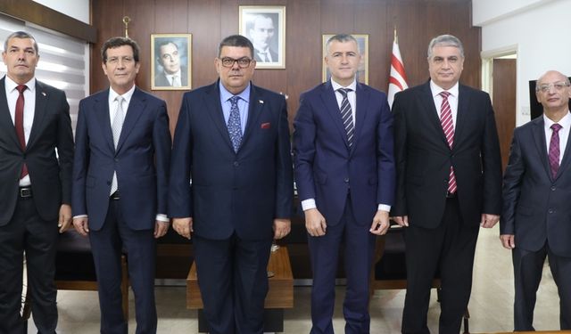 Maliye Bakanı Berova, Kuzey Kıbrıs Bankalar Birliği Heyetini Kabul Etti