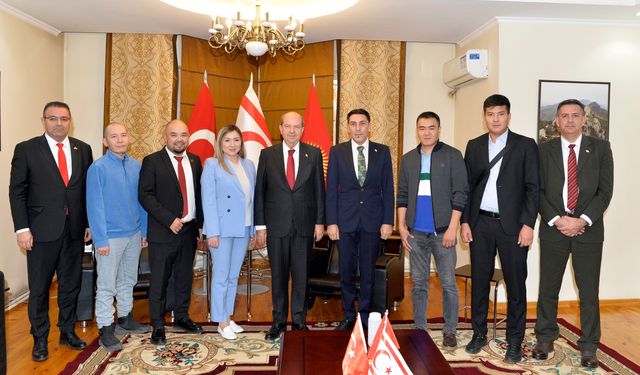 Cumhurbaşkanı Tatar, KKTC Üniversitelerden Mezun Kırgız Vatandaşlarla Bir Araya Geldi