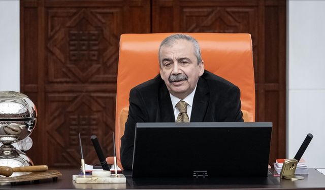 Sırrı Süreyya Önder, kalp rahatsızlığı nedeniyle ameliyata alındı