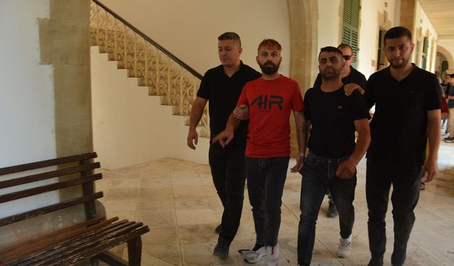 Ciddi darp ve bıçak taşıma suçundan tutuklanan zanlılar mahkemeye çıkarıldı