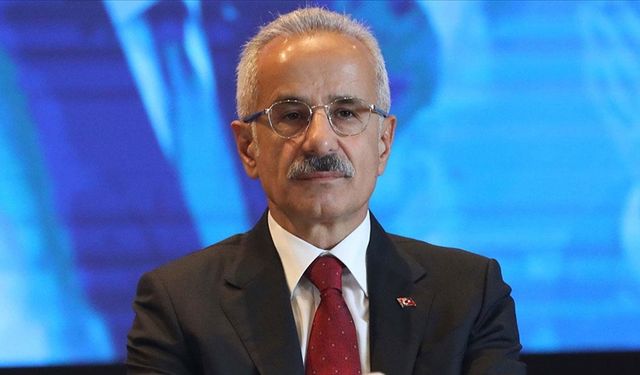 TC Ulaştırma ve Altyapı Bakanı Uraloğlu'ndan hava yolu şirketlerine "powerbank" uyarısı