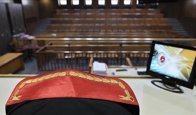 CHP il yönetimine atanan geçici kuruldaki Şen ve Narsap CHP İstanbul İl Başkanlığına geldi