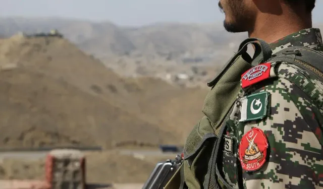 Pakistan ordusu: Hindistan destekli 20 "terörist" etkisiz hale getirildi
