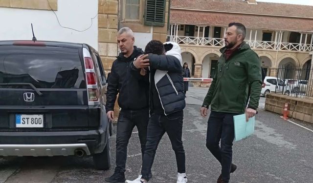 Ercan Havalimanı’nda yakalanan uy*şturucu zanlısı mahkemeye çıkarıldı!