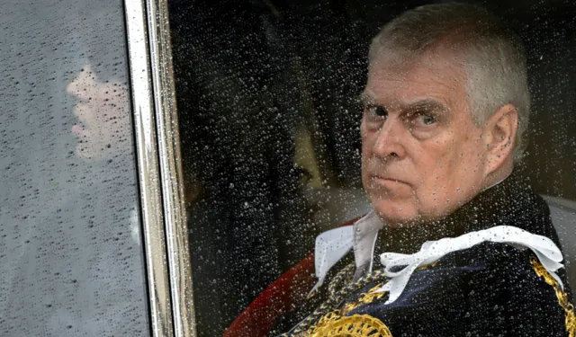 Prenslikten oldu tahtı da kaybedecek