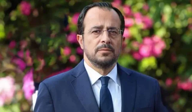 Cyprus Mail’den Nikos Hristodulidis’e Holguin eleştirisi