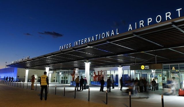 Baf Havalimanı’nın derhal boşaltılması emri verildi