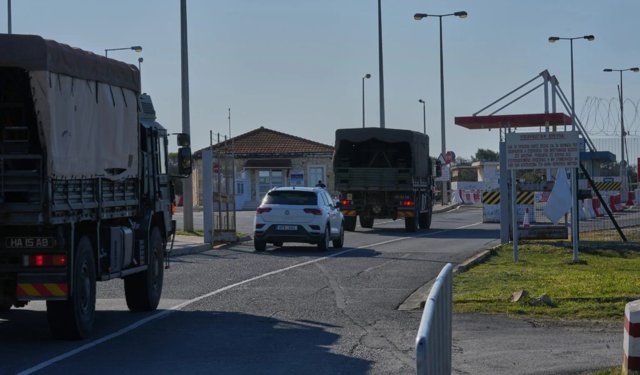 Hava sahasında 2 İHA tespit edildi...Baf Havalimanı ve tüm İngiliz üslerinin boşaltılması emri verildi