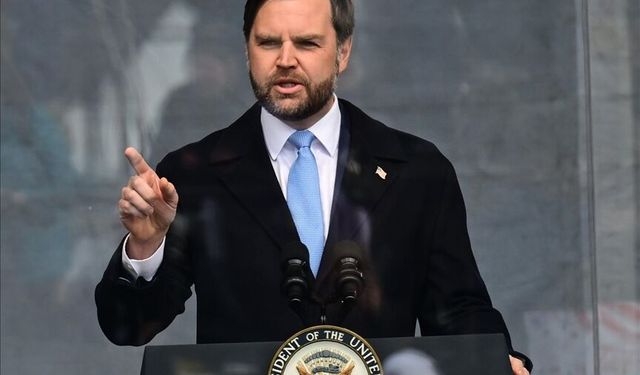 ABD Başkan Yardımcısı Vance, İran'da "askeri hedefleri" gerçekleştirdiklerini ileri sürdü