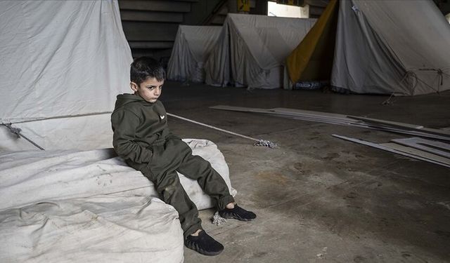 UNICEF: İsrail'in saldırdığı Lübnan'da her gün en az 19 bin çocuk yerinden ediliyor